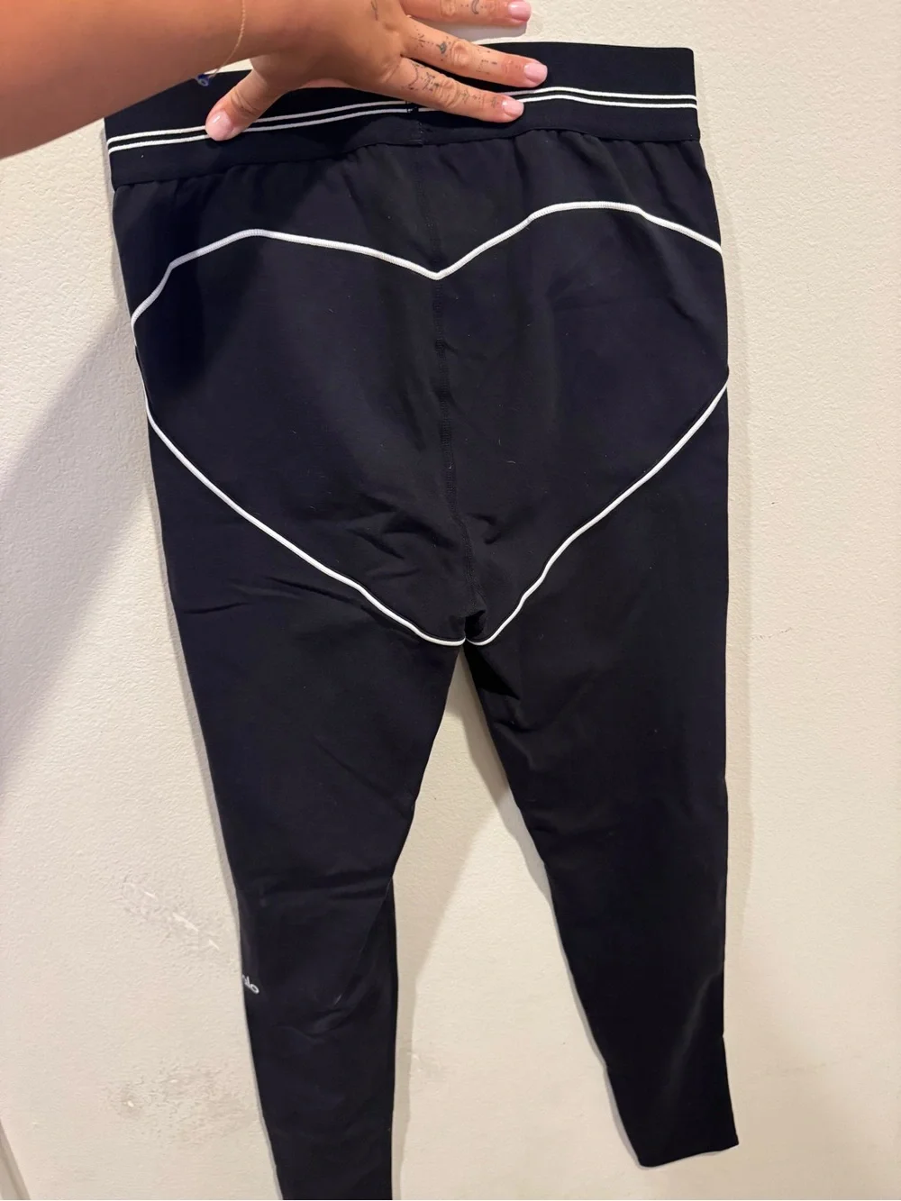 ALO Yoga set bra worn